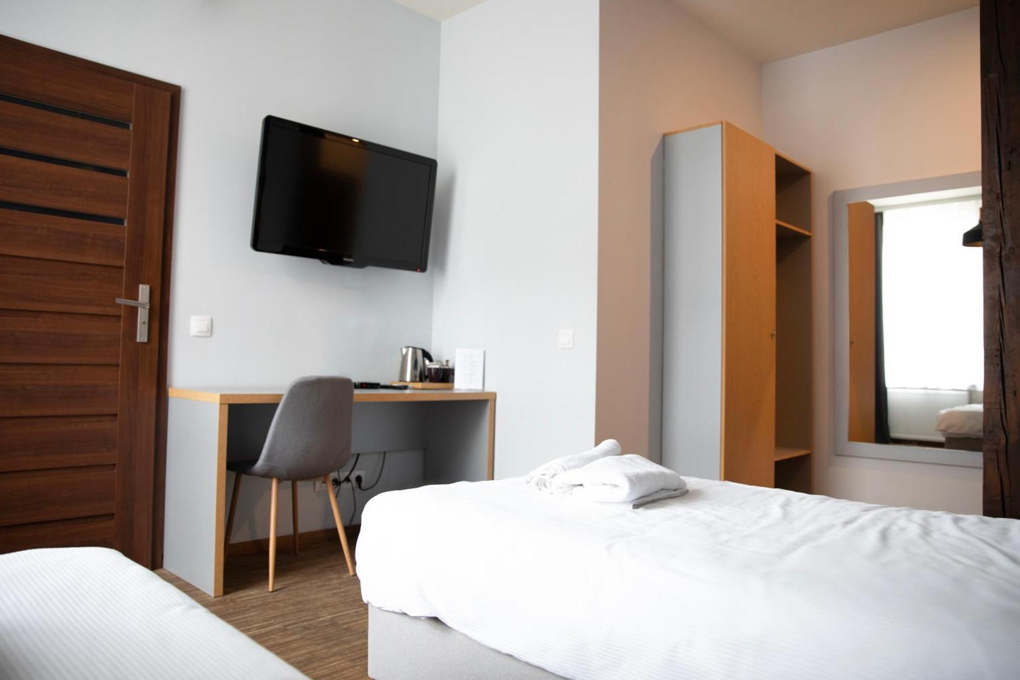 Adler Bed&Breakfast Apartment Lodz  Ngoại thất bức ảnh