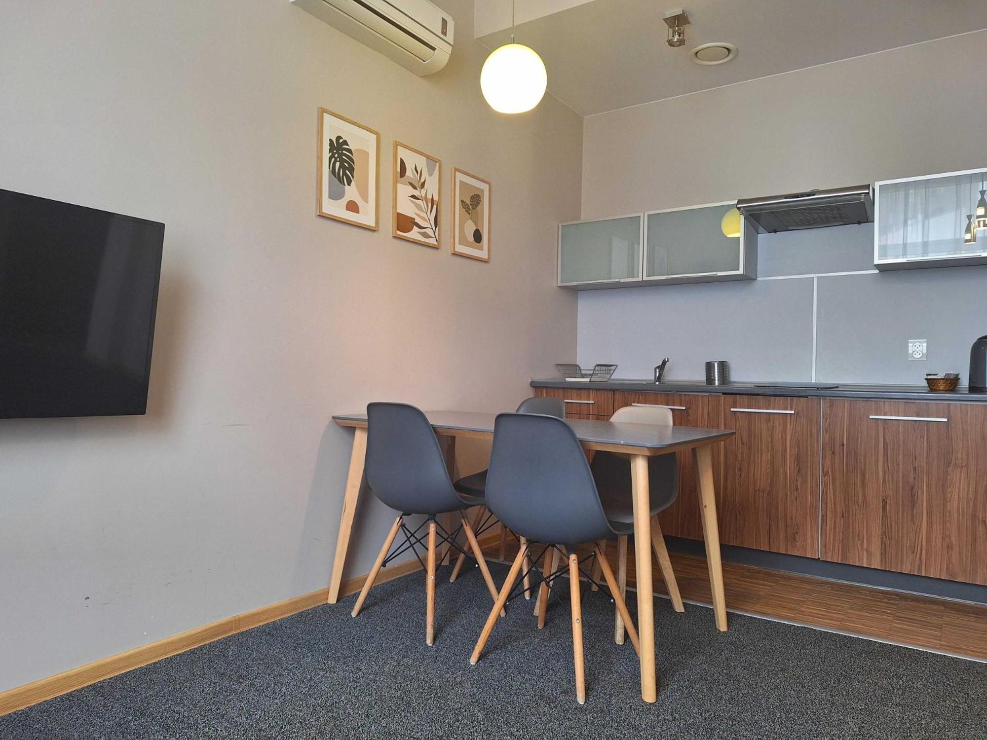 Adler Bed&Breakfast Apartment Lodz  Ngoại thất bức ảnh