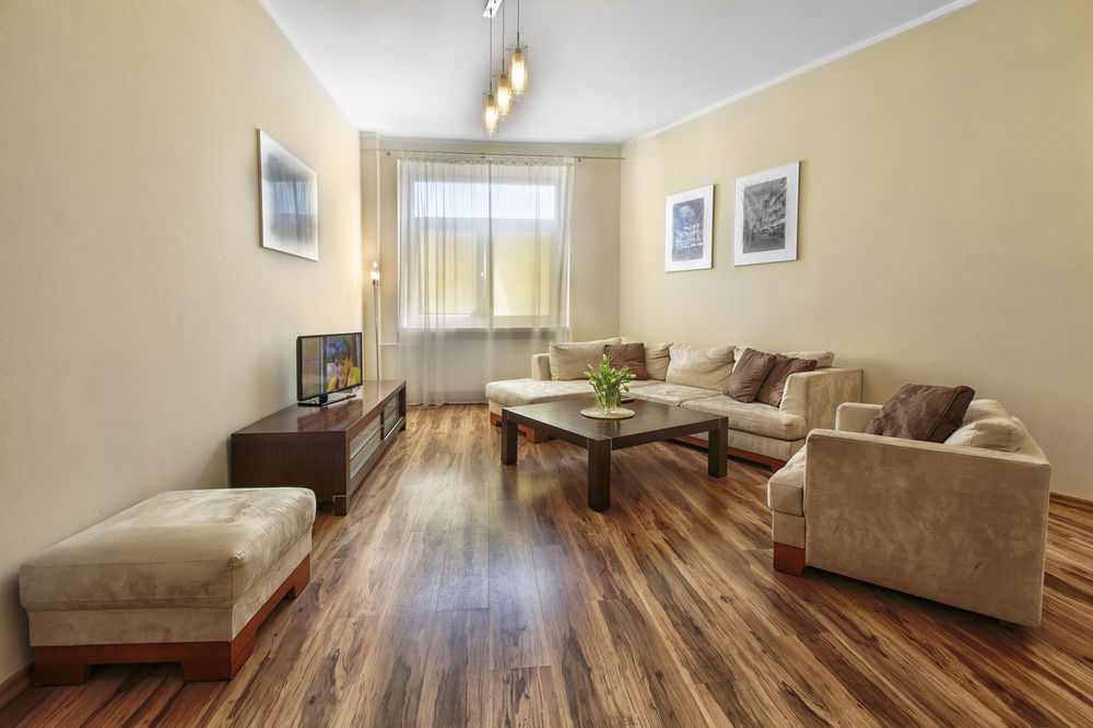 Adler Bed&Breakfast Apartment Lodz  Ngoại thất bức ảnh