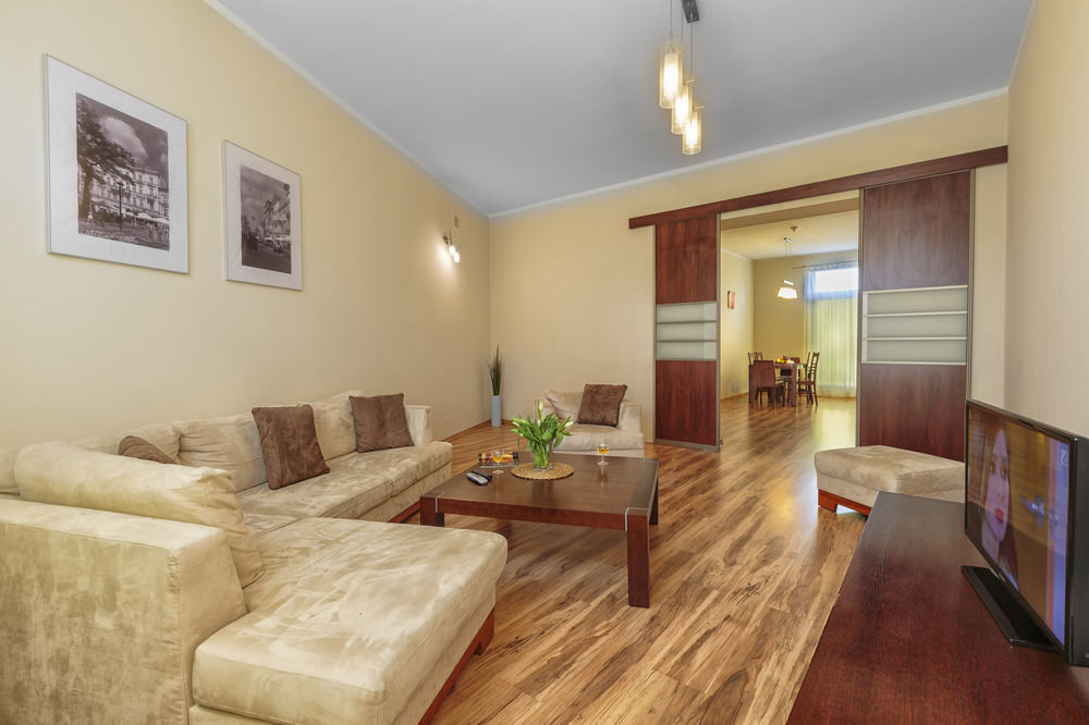 Adler Bed&Breakfast Apartment Lodz  Ngoại thất bức ảnh