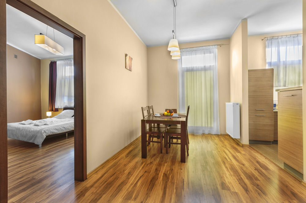 Adler Bed&Breakfast Apartment Lodz  Ngoại thất bức ảnh