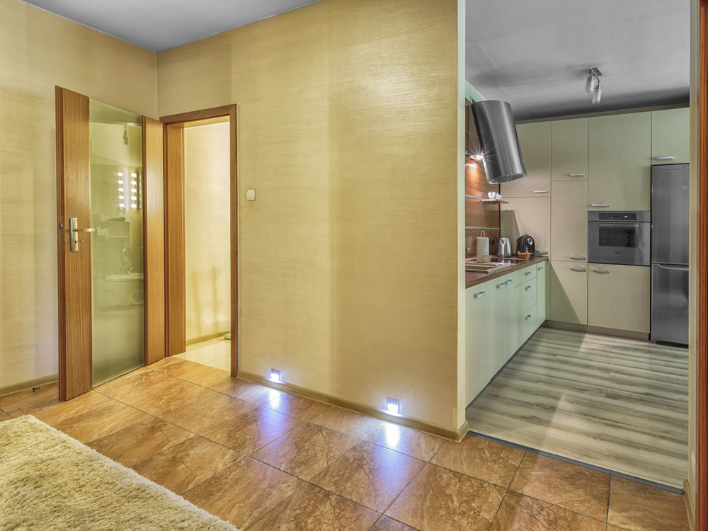 Adler Bed&Breakfast Apartment Lodz  Ngoại thất bức ảnh