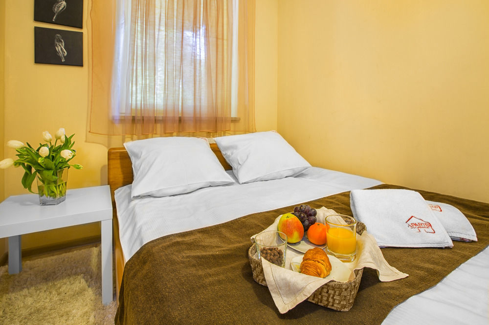 Adler Bed&Breakfast Apartment Lodz  Ngoại thất bức ảnh